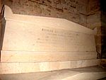 Archivo:Lagrange's tomb at the Pantheon