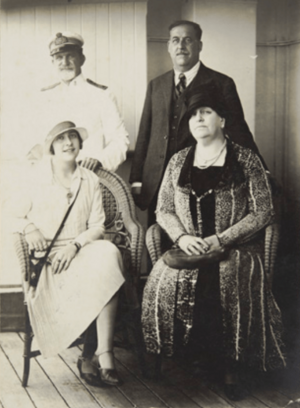 Archivo:Luis Alberto de Herrera y familia en Europa