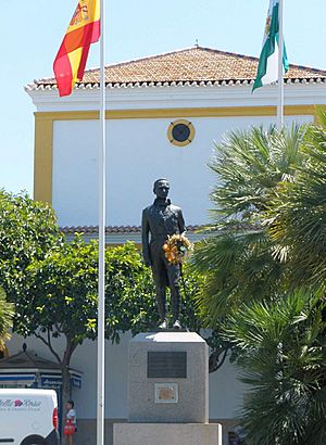 Archivo:Marbella - San Pedro Alcántara, Monumento a Manuel Gutiérrez de la Concha, I Marqués del Duero 4