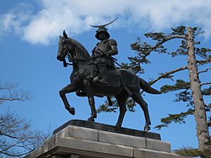 Archivo:Masamune Riding Statue