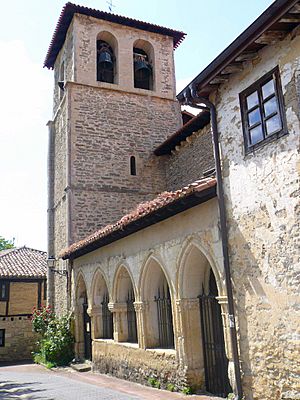 Archivo:Monasterioguren (Vitoria) - Iglesia de San Pedro Apóstol 02