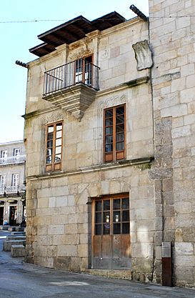 Palacete Urbano da Familia Pazos Figueroa, s. XVI, Praza de Almeida 4, Vigo.JPG