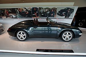 Archivo:Porsche 911 1995 Carrera 3.6 Speedster RSide PorscheM 9June2013 (14826006040)
