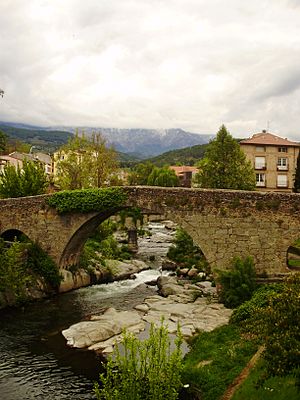 Archivo:Puente medieval de Arenas de San Pedro