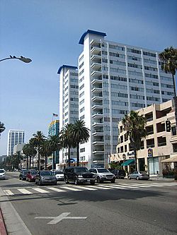 Archivo:Santa Monica Downtown