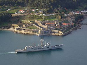 Archivo:Spanish frigate-Canarias (F86)