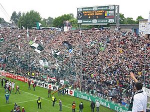 Archivo:Tifosi Borussia 2003