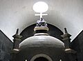 Tumba de Enrique Torres Belón en el templo de Lampa, en Puno