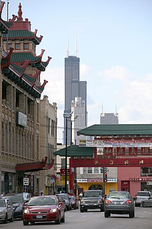 Archivo:Willis Tower Chinatown