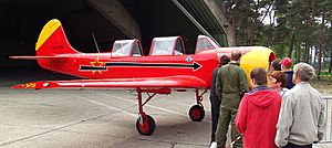 Yakovlev Yak-52 (RA-3085K).jpg