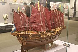 Archivo:Zheng He Treasure Ship (15832736462)