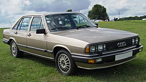 Archivo:1982 Audi 200 (C2) front 3q modified