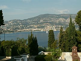 Beaulieu-sur-Mer from Saint-Hospice 2007.jpg