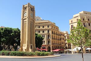 Archivo:BeirutNejmehSq
