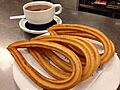 Chocolate con churros de lazo