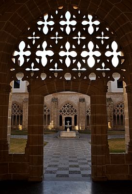 Claustros santo domingo jerez de la frontera 01.jpg
