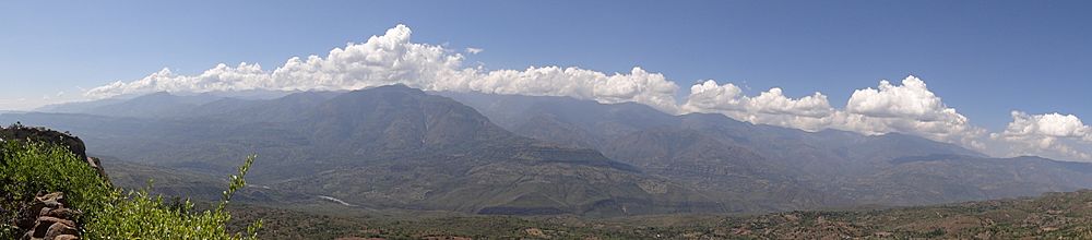 Archivo:Cordillera de Los Yaruiguíes