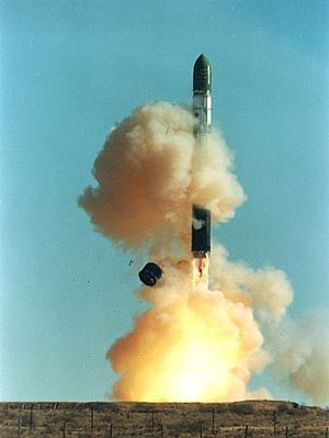 Archivo:Dnepr rocket lift-off 1