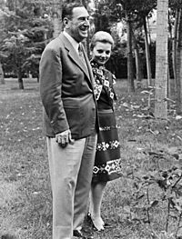 Archivo:Ex-President Juan Domingo Perón van Argentinië Perón en zijn tweede echtgenote , Bestanddeelnr 926-0240 (cropped)