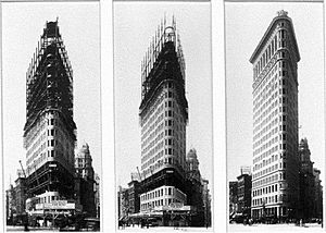 Archivo:Flatiron Building Construction, New York Times - Library of Congress, 1901-1902 crop