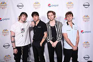 Archivo:GOYK9566-5SOS