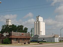 Grain elevators in Lamont, Oklahoma, US.jpg
