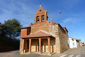 Archivo:Iglesia de San Pelayo, Villaobispo de Otero