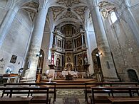 Interior Iglesia de San Martín Obispo - Iglesias