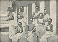 Archivo:Iyengar Vedic students 1909