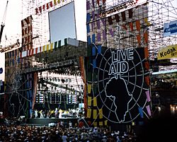 Archivo:Live Aid at JFK Stadium, Philadelphia, PA