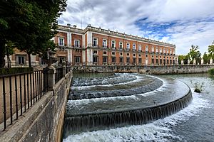 Archivo:Palacio Real de Aranjuez - 130921 115527