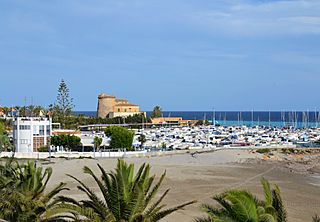 Platja, torre i port, el Pilar de la Foradada.JPG