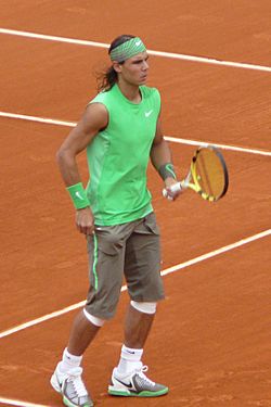 Archivo:Rafael Nadal at the 2008 French Open 7