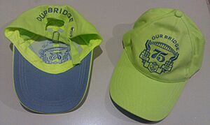 Archivo:Shb75thhats