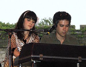 Archivo:She & Him at NFF