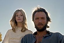 Archivo:Sondra Locke and Clint Eastwood 1975 (cropped)