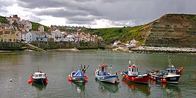 Archivo:Staithes Harbour