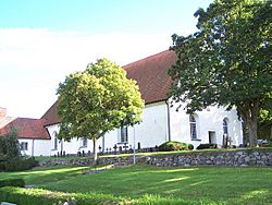 Torsås kyrka from southwest.jpg