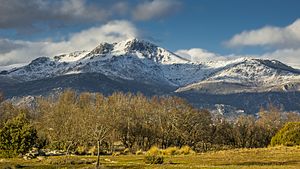 Winter on the Sierra Guadarrama, from Alpedrete, Spain - 50479482791.jpg