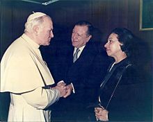 Archivo:1987. Alicia Pietri y Rafael Caldera con Juan Pablo II