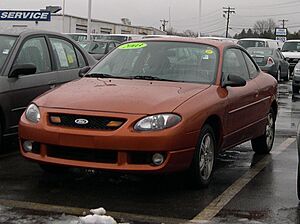 Archivo:2003 Ford ZX2
