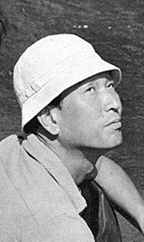 Archivo:Akirakurosawa-onthesetof7samurai-1953-page88
