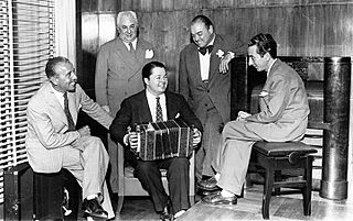Archivo:Aníbal Troilo, Francisco Canaro, José Razzano, Enrique Santos Discépolo y Osvaldo Fresedo 1944