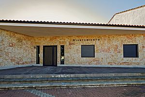 Archivo:Ayuntamiento de Espino de la Orbada