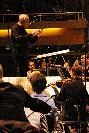 Archivo:Boulez2008