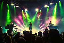 Archivo:Chvrches - Live at Columbiahalle (2014)