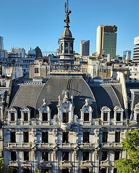 Estatua Palas Atenea Casa de la Cultura Buenos Aires 02.jpg