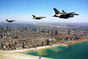 Archivo:Flickr - Israel Defense Forces - IAF Flight for Israel's 63rd Independence Day