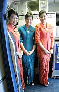 Archivo:Garuda Indonesia Flight Attendants in Kebaya