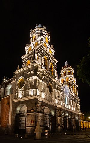 Archivo:Iglesia de la Compañía, Puebla, México, 2013-10-11, DD 02